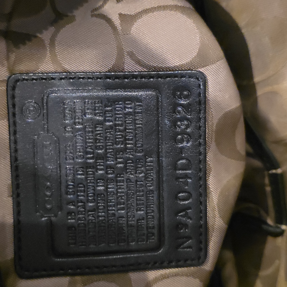 Coach Black Legacy Slim Duffle 9326 Vintage 2004 - Picture 7 of 8